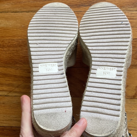 Nine West Straw Snake Skin Pattern Wedges - Picture 10 of 11